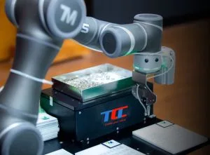 Flexible Feeder with cobot techman and AI vision camera